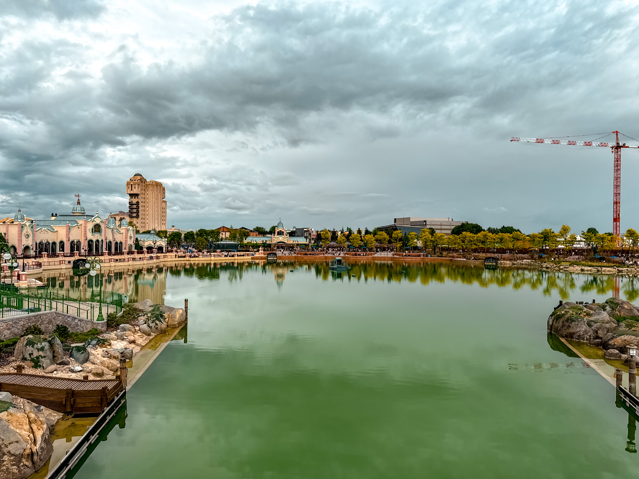ADVENTURE WAY DISNEYLAND PARIS.jpg